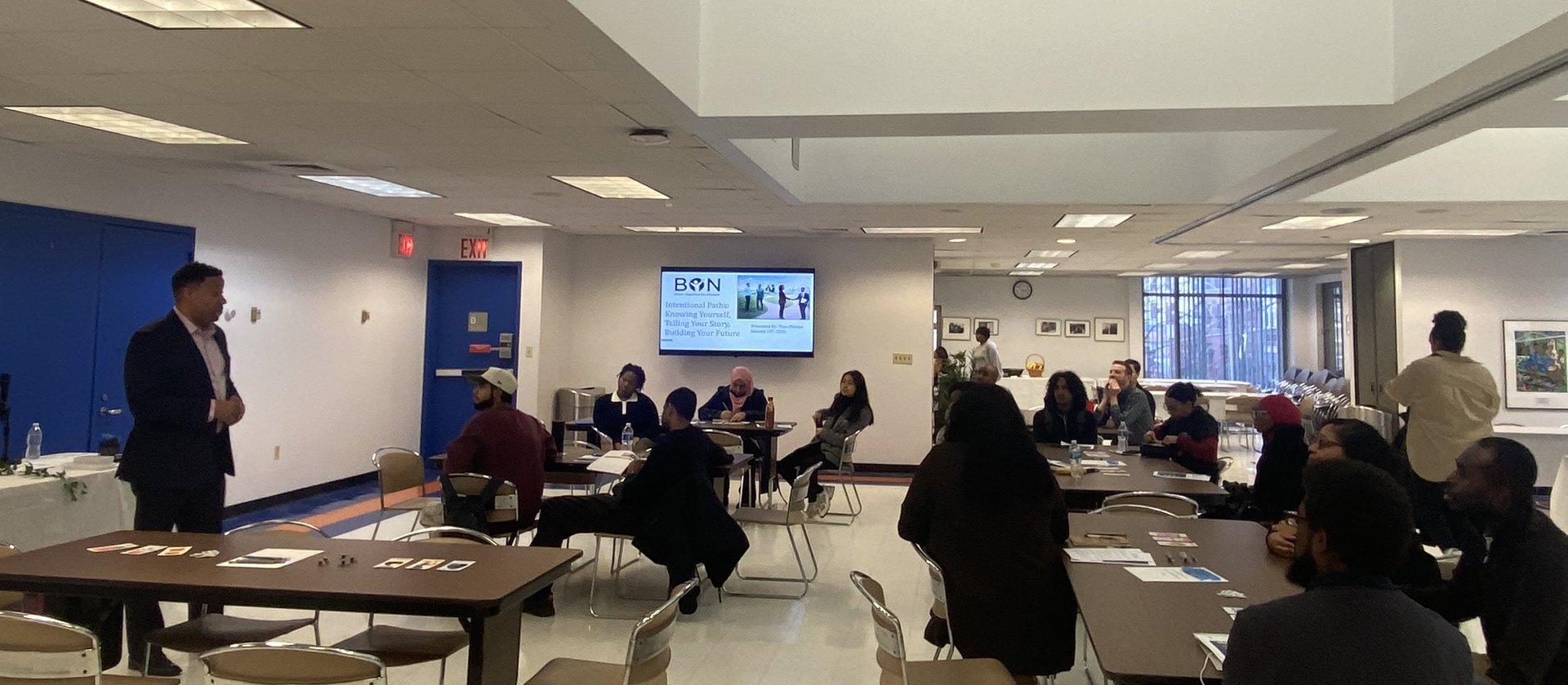A facilitator leads a working session at the BON Guided Pathways Summit
